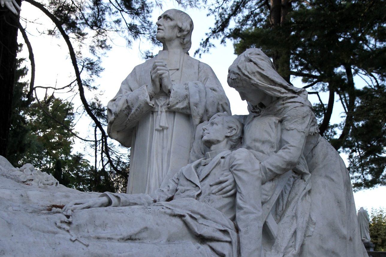 Salus Infirmorum monument, Lourdes - 03.JPG